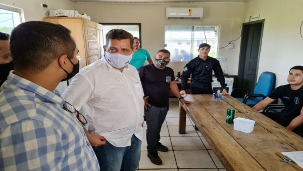 Atendendo convite do Sindapen, Major Rocha visita Complexo Prisional FOC